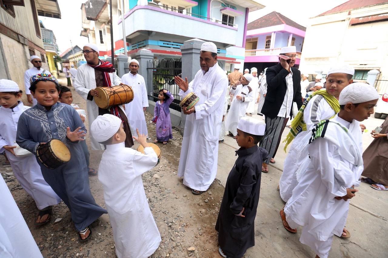 Warga Kampung Arab Sungai...