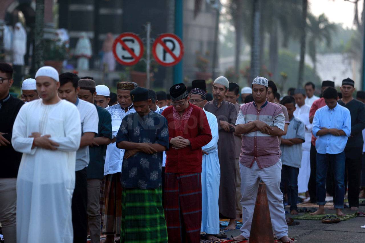 Ribuan Umat Muslim Laksanakan...