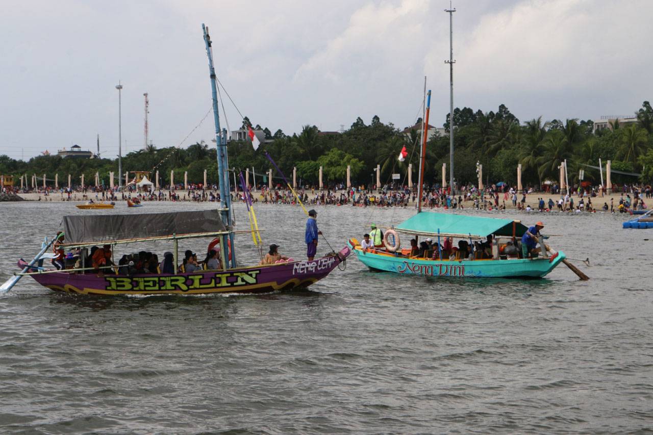 Pantai Ancol Tempat...