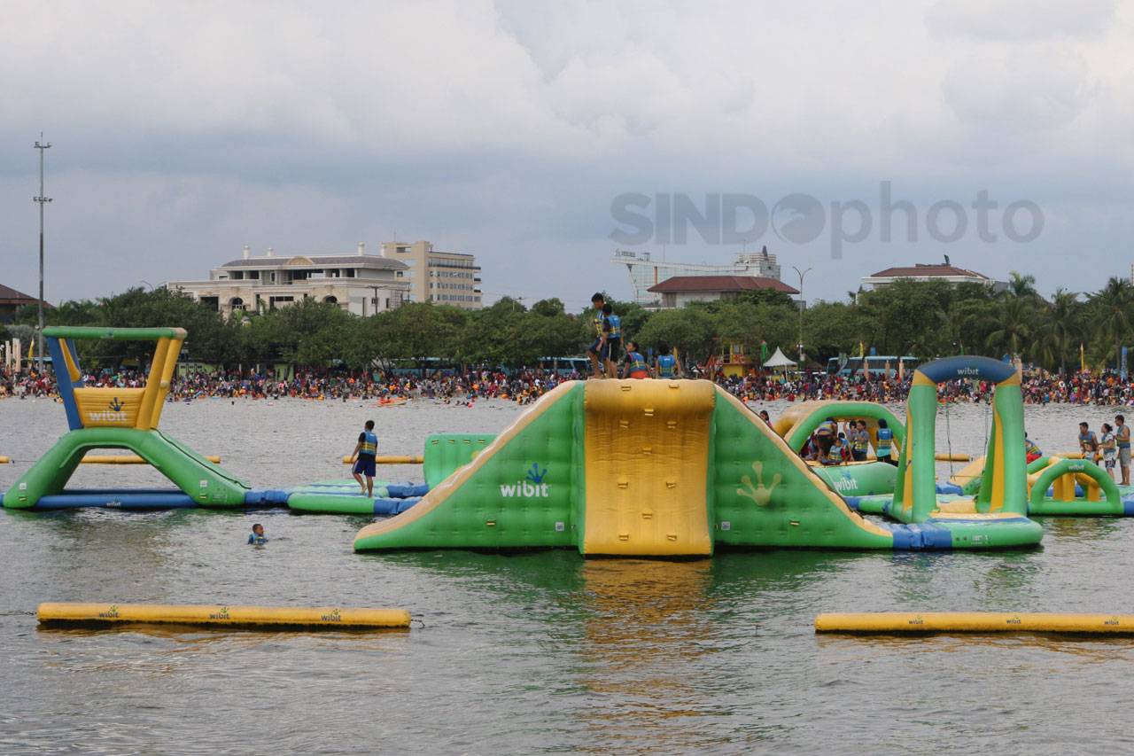 Pantai Ancol Tempat...