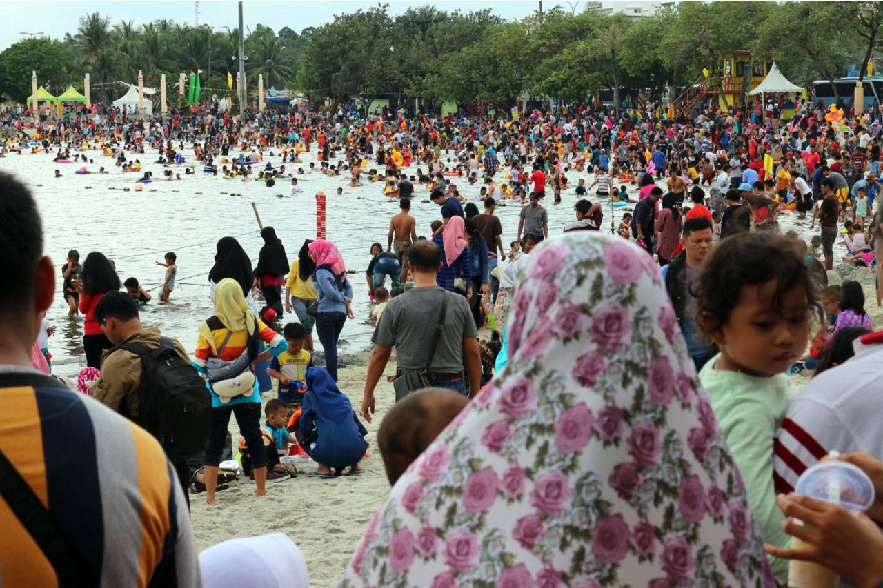Pantai Ancol Tempat...