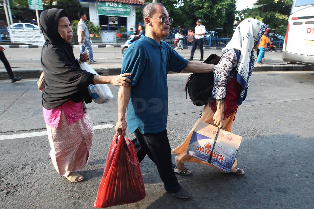 Warga Mulai Berdatangan...