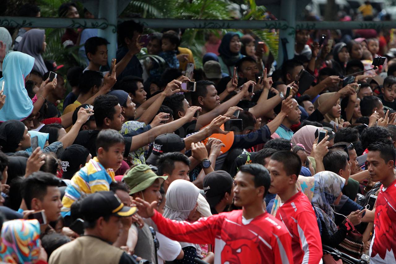 Presiden Jokowi dan...