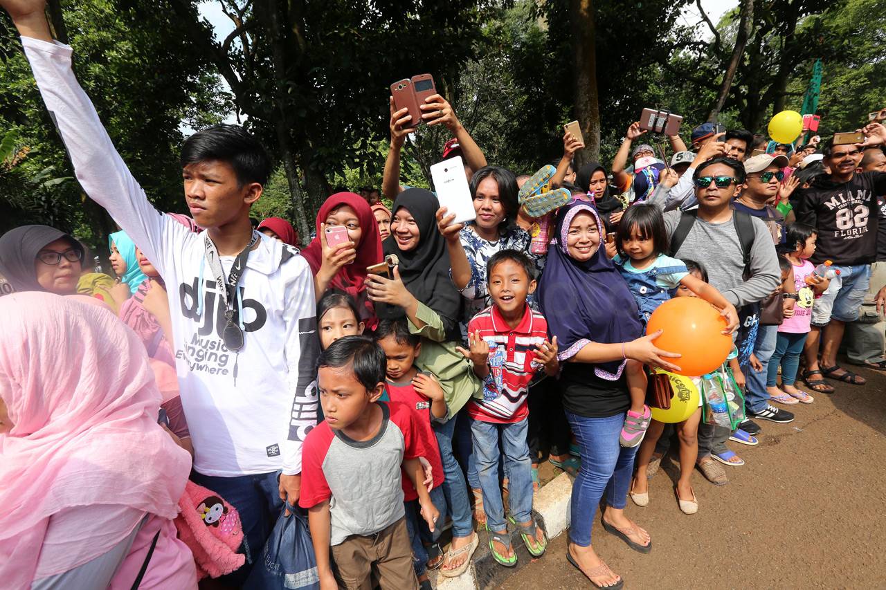 Presiden Jokowi dan...