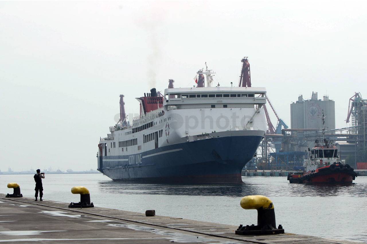 Arus Balik di Pelabuhan...