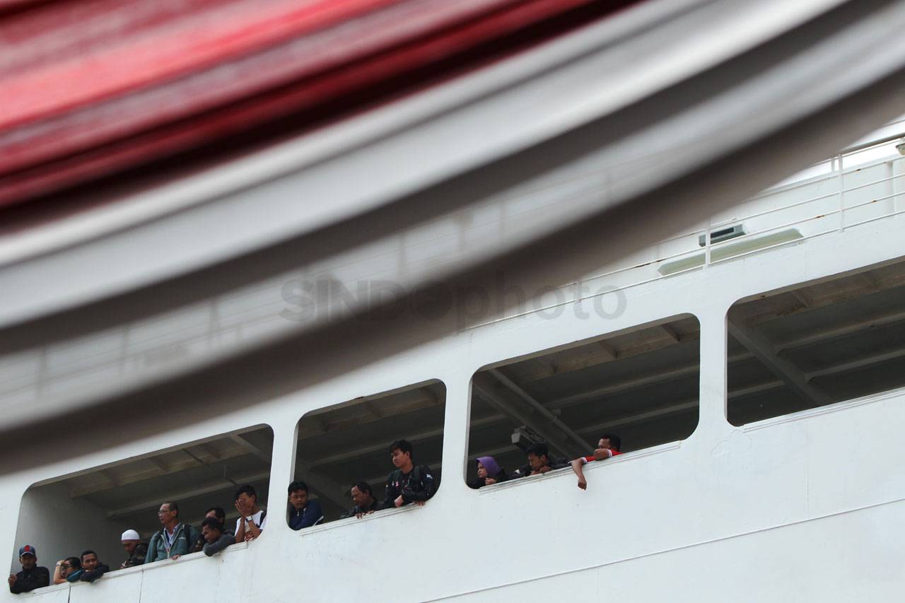 Arus Balik di Pelabuhan...