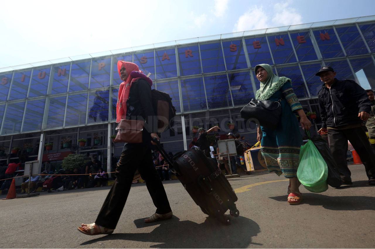24.738 Penumpang Hari...