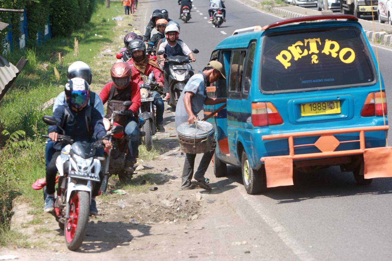 Hindari Macet di Karawang,...