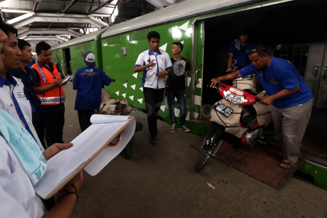 Ribuan Motor Peserta...