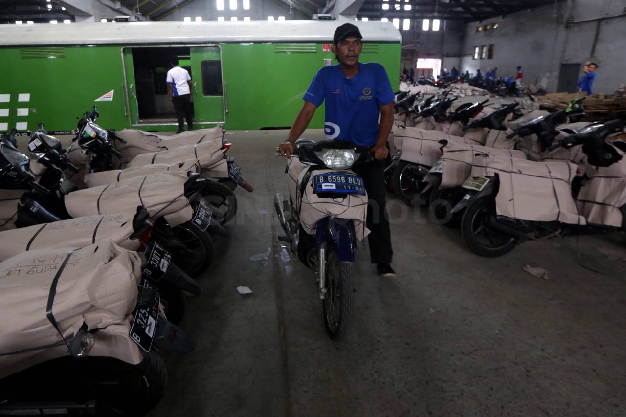 Ribuan Motor Peserta...