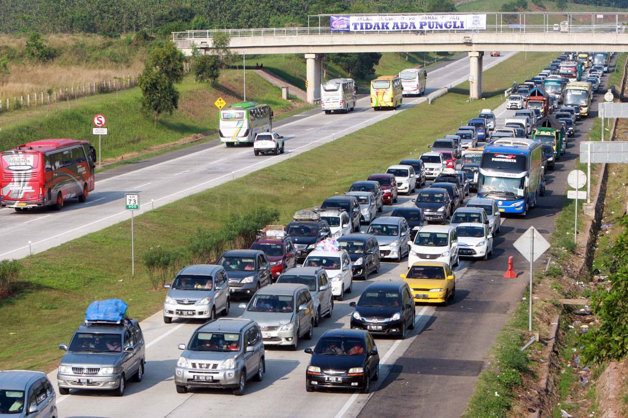 Cipali Macet Panjang,...