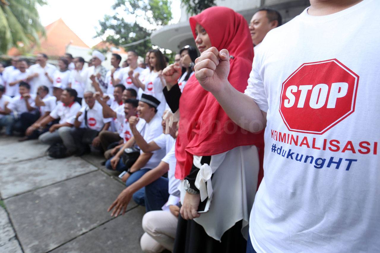 Kader Perindo Gelar...