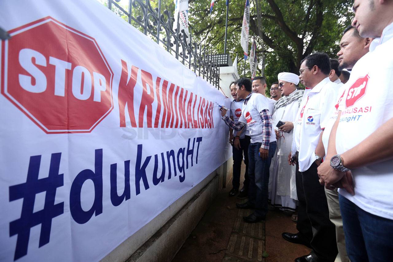 Kader Perindo Gelar...