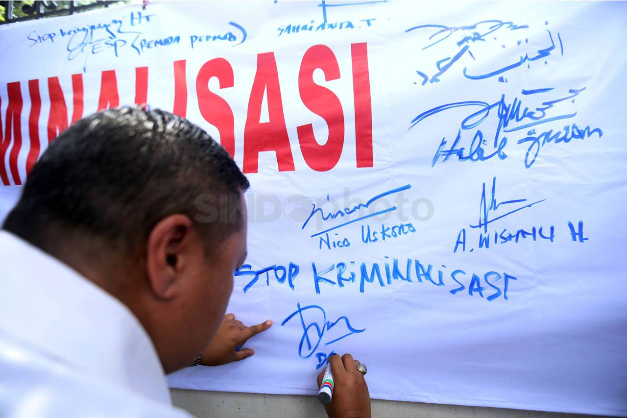 Kader Perindo Gelar...