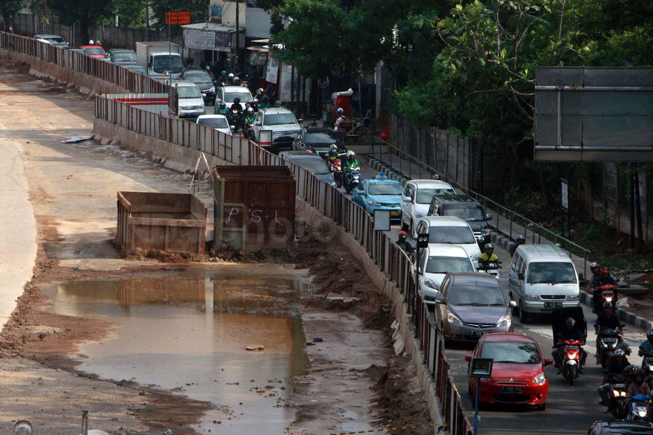 Hari Pertama Kerja,...