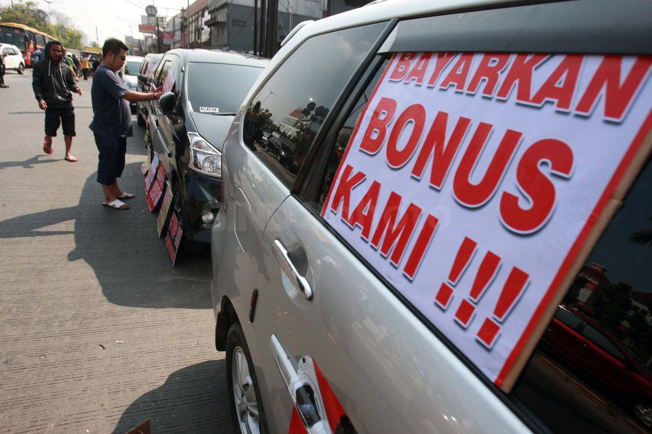 Kantor Grab Digeruduk...