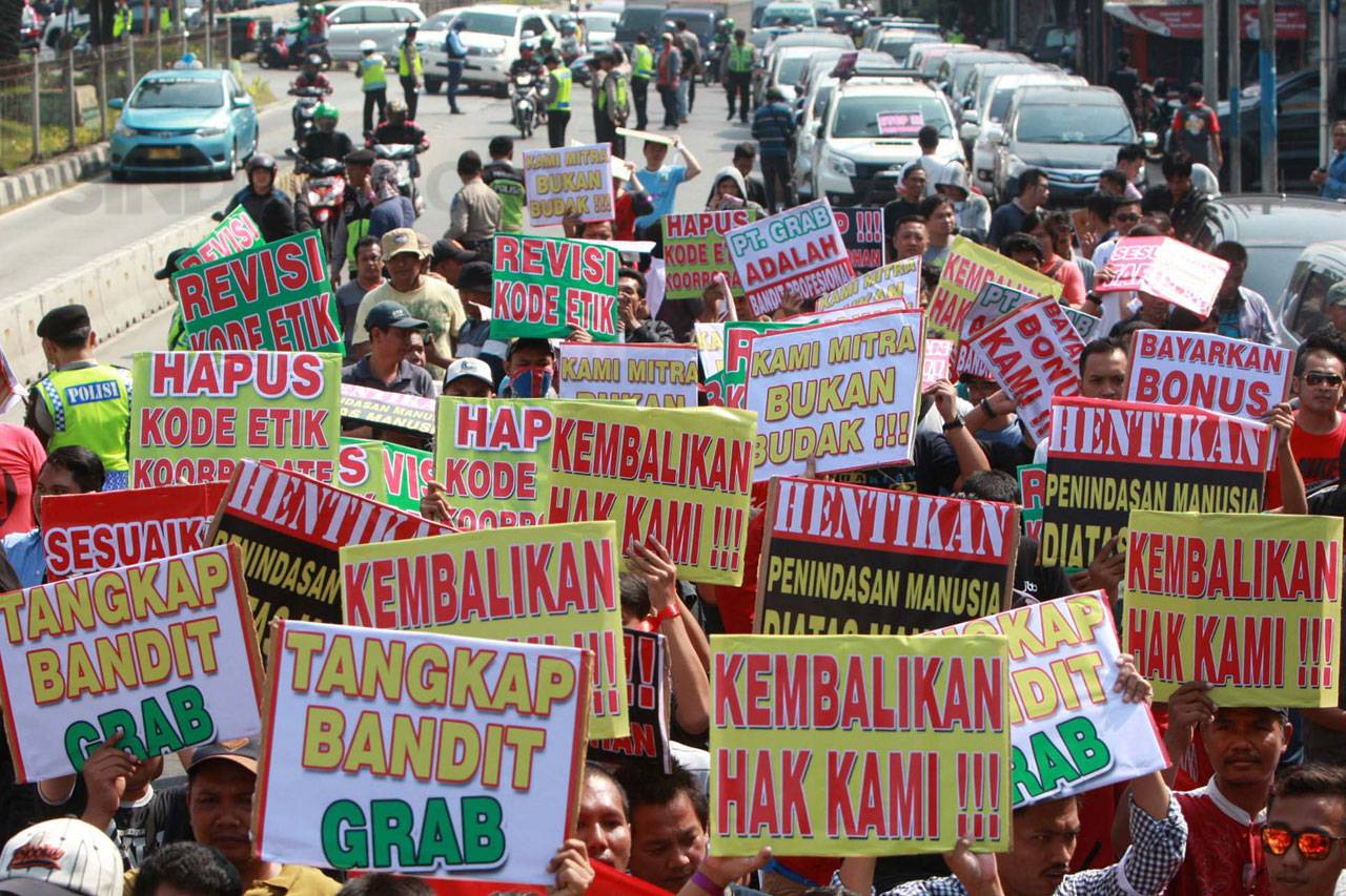 Kantor Grab Digeruduk...