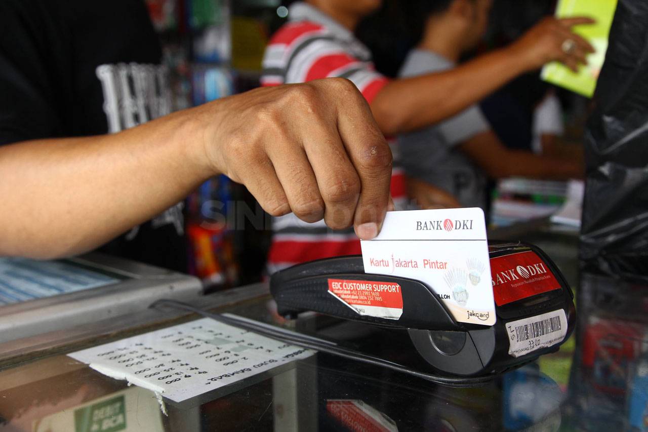 Toko Buku di Pasar Kramat...