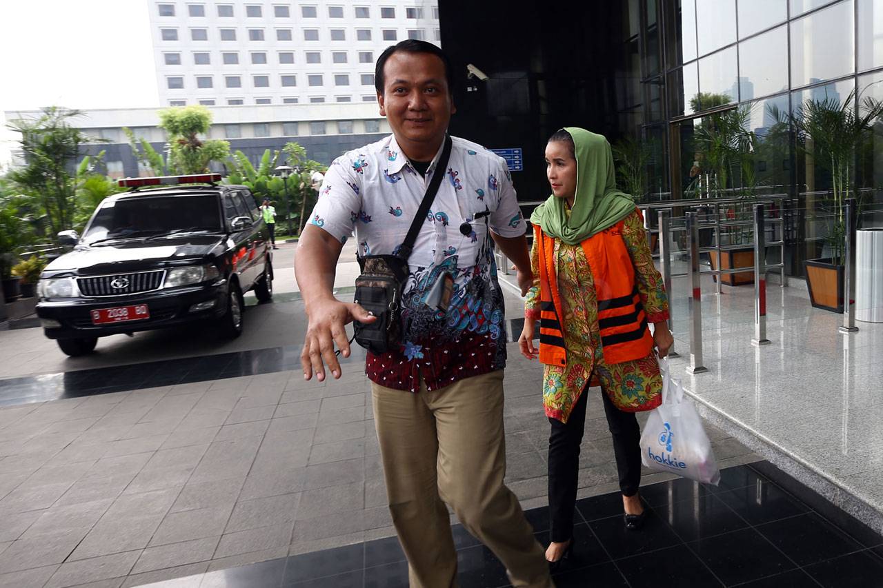 KPK Lanjutkan Pemeriksaan...