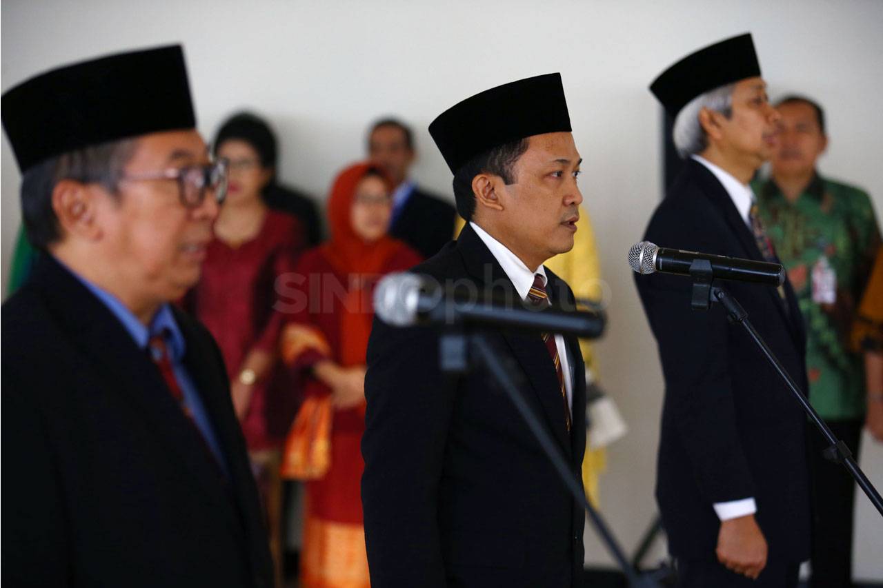 Tiga Penasihat KPK Resmi...