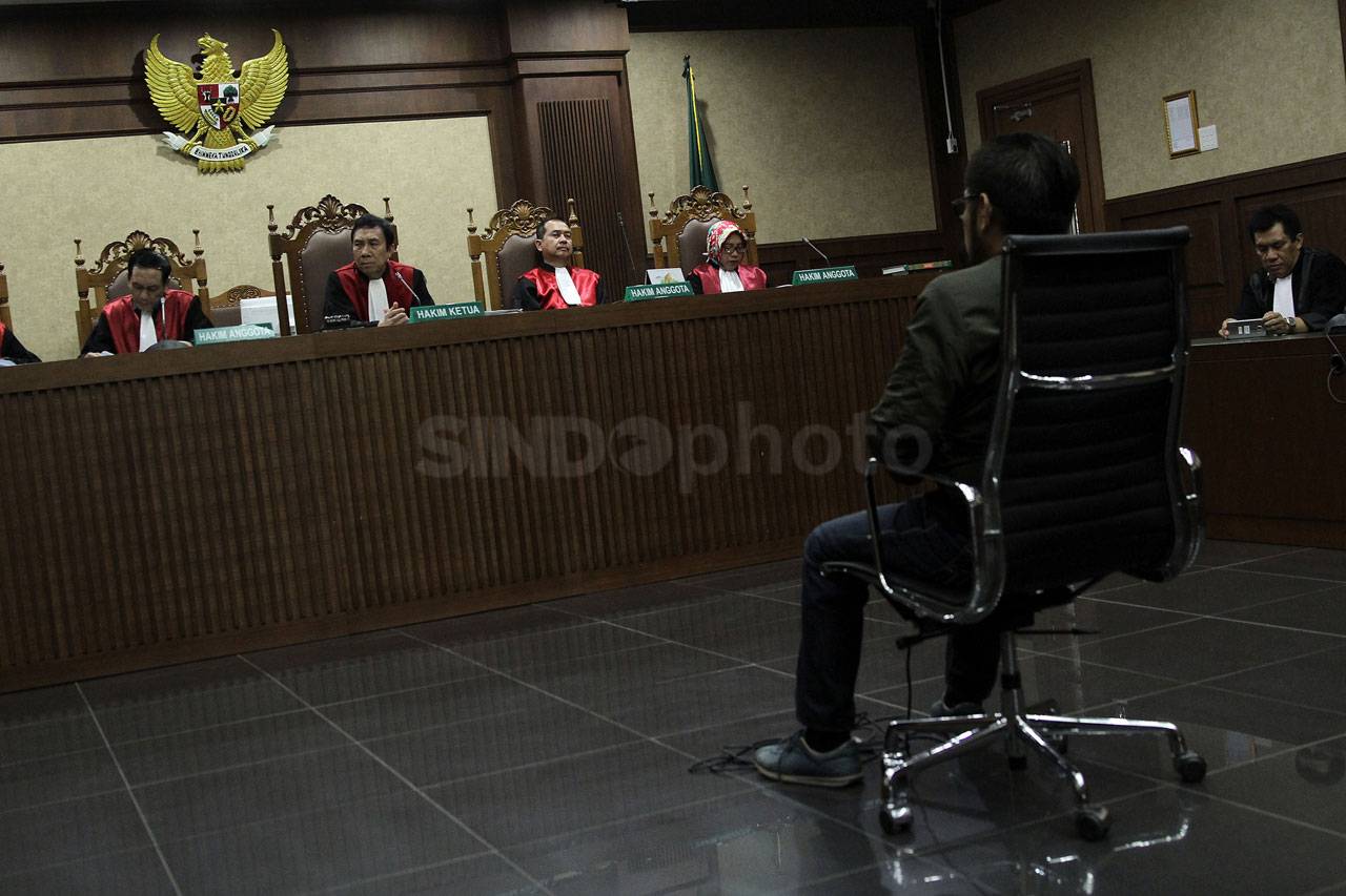 Andi Zulkarnaen Mallarangeng...