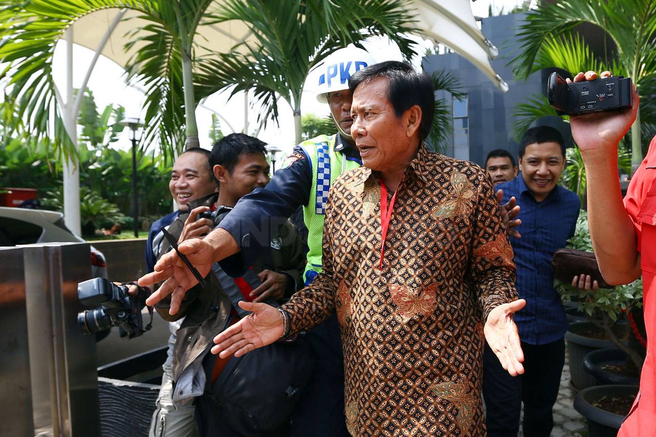 Lengkapi Berkas Andi...