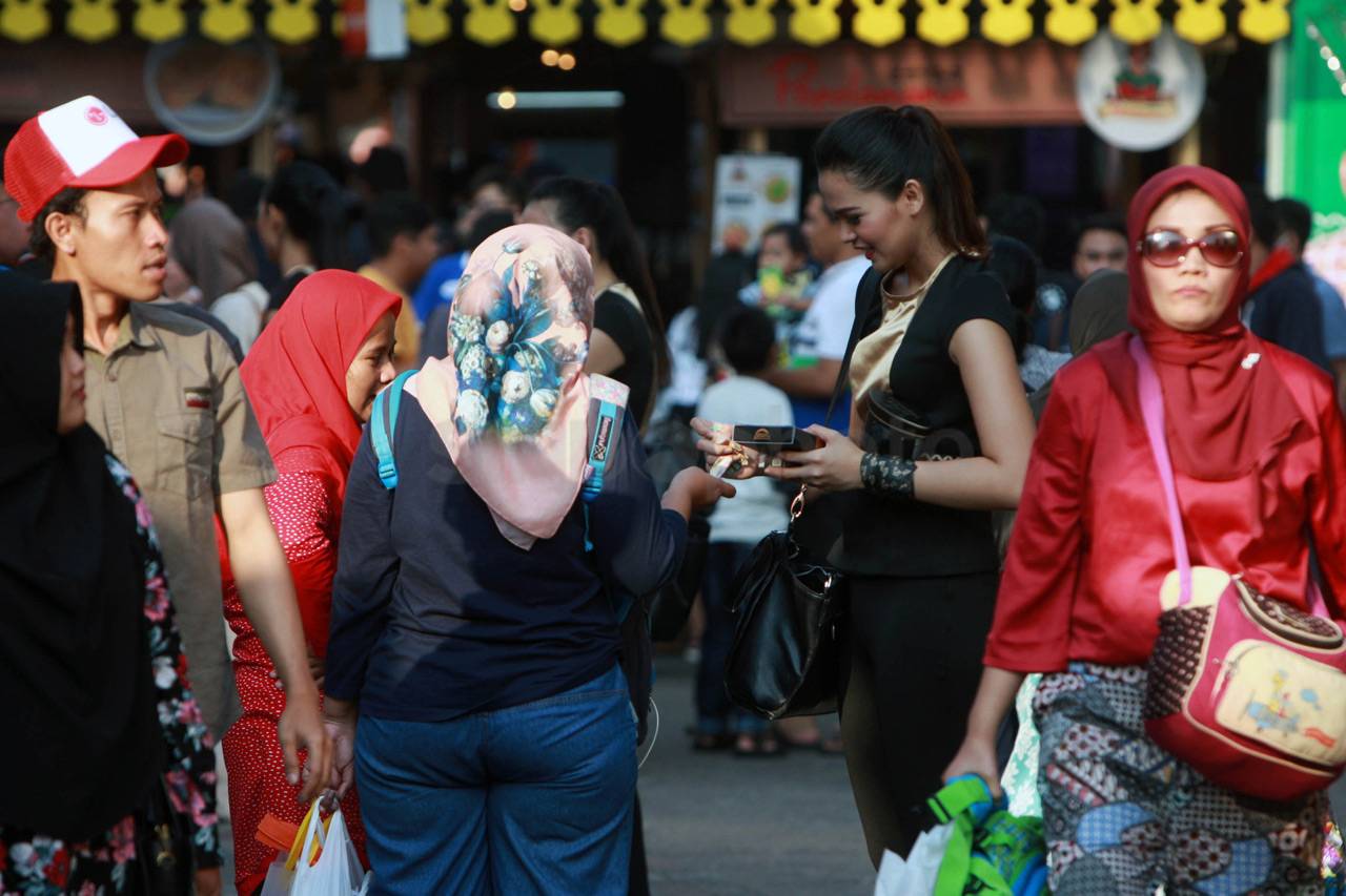Kegigihan SPG Menawarkan...