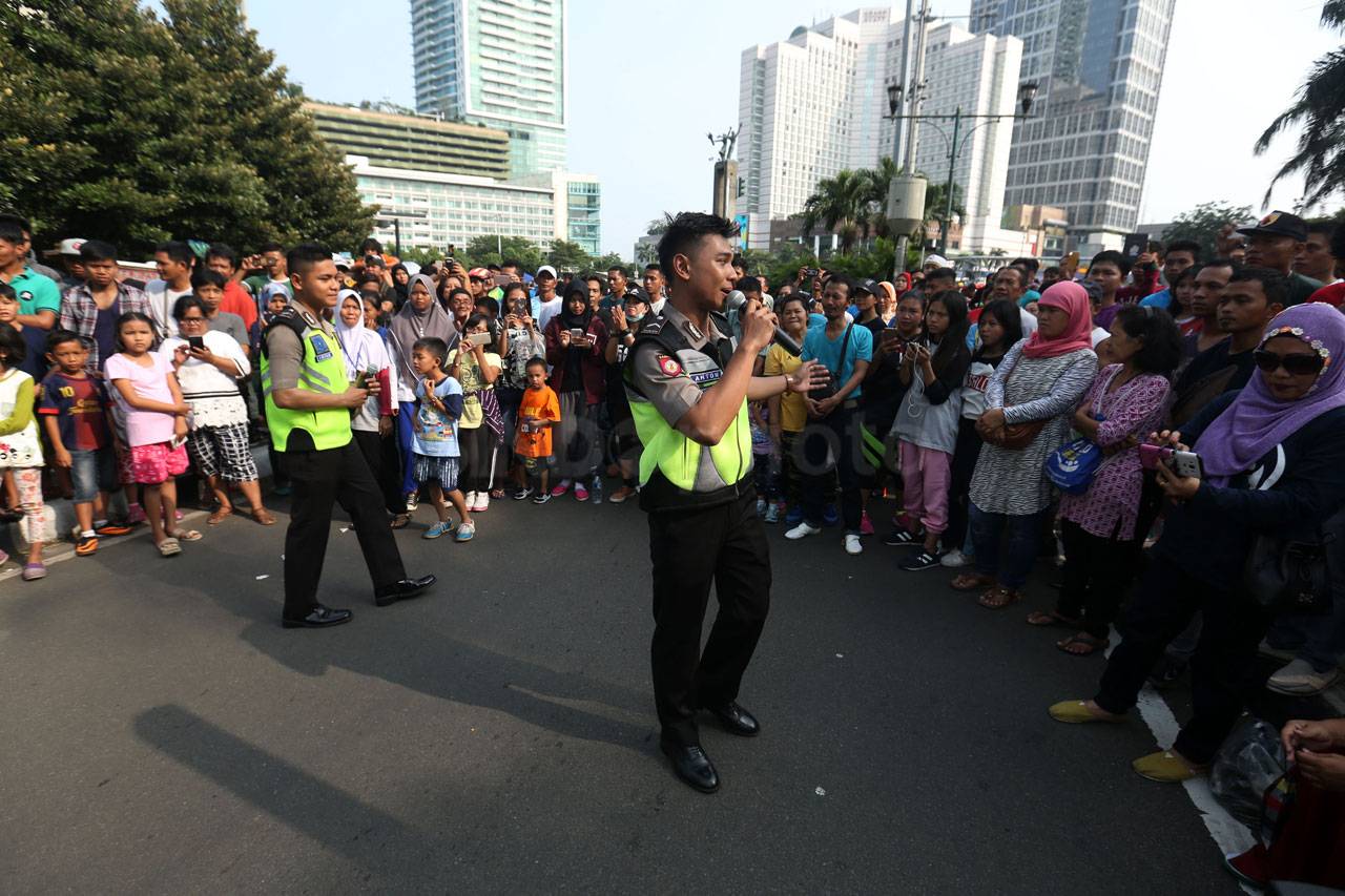 Polisi Cantik Hibur...