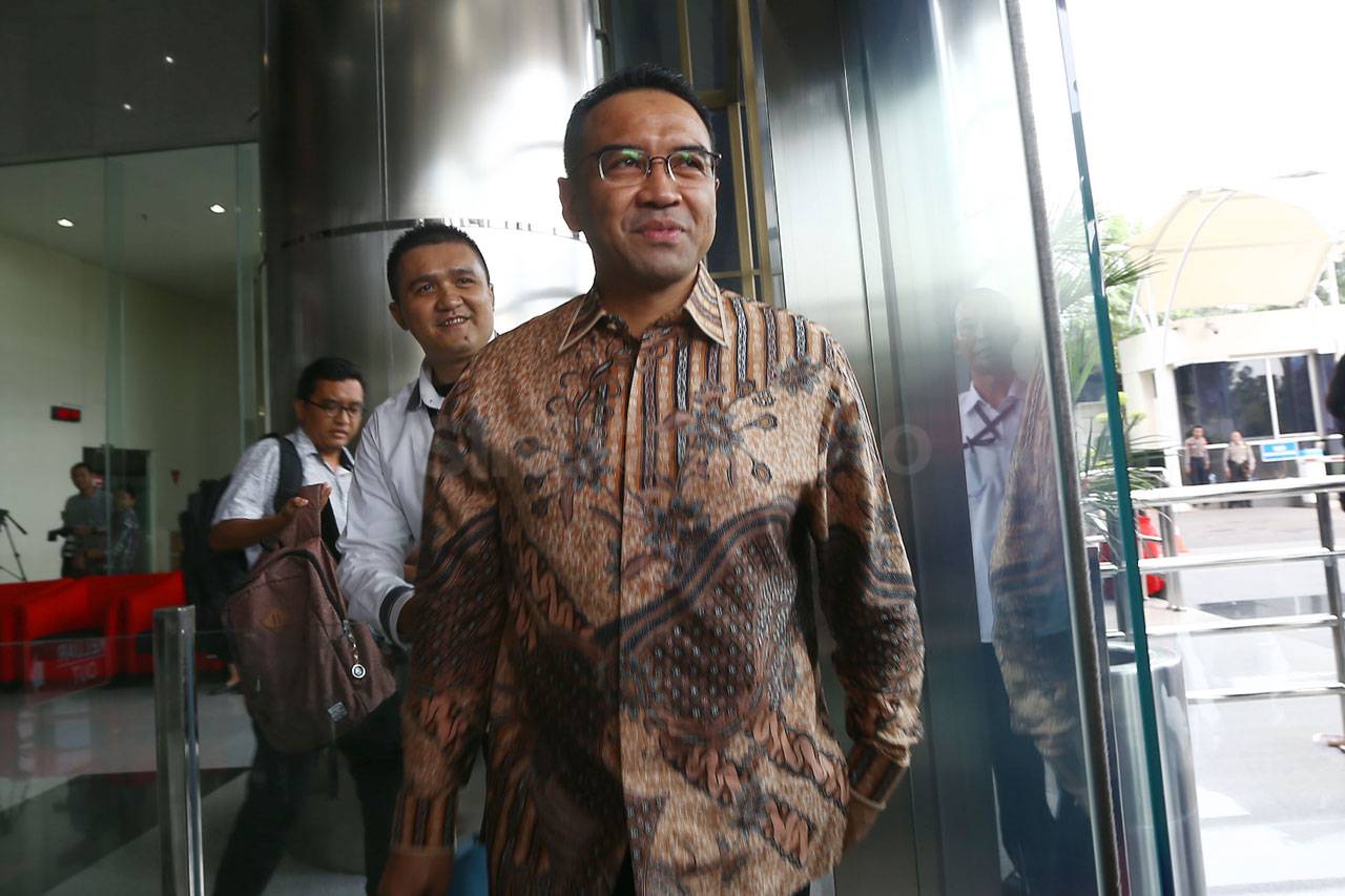KPK Periksa Anggota...