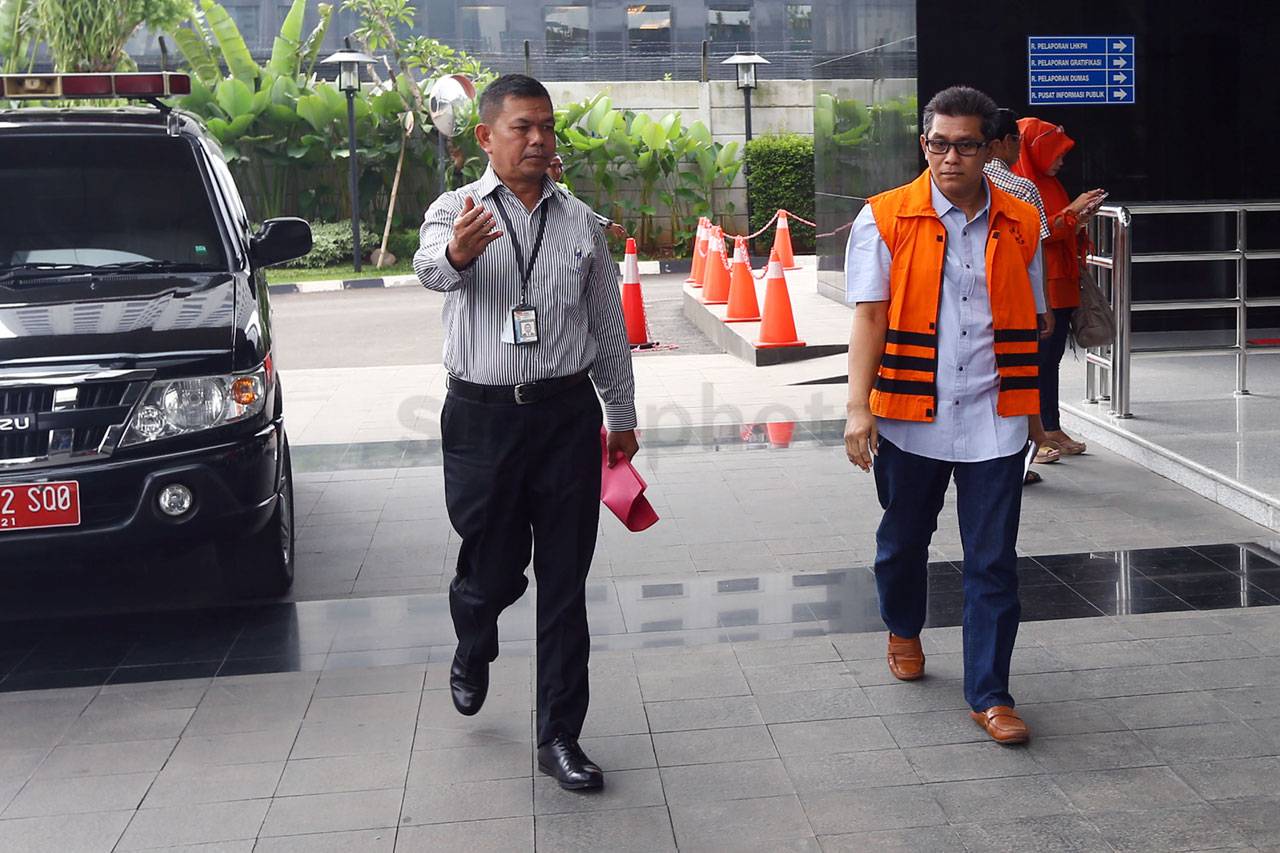 KPK Periksa Anggota...