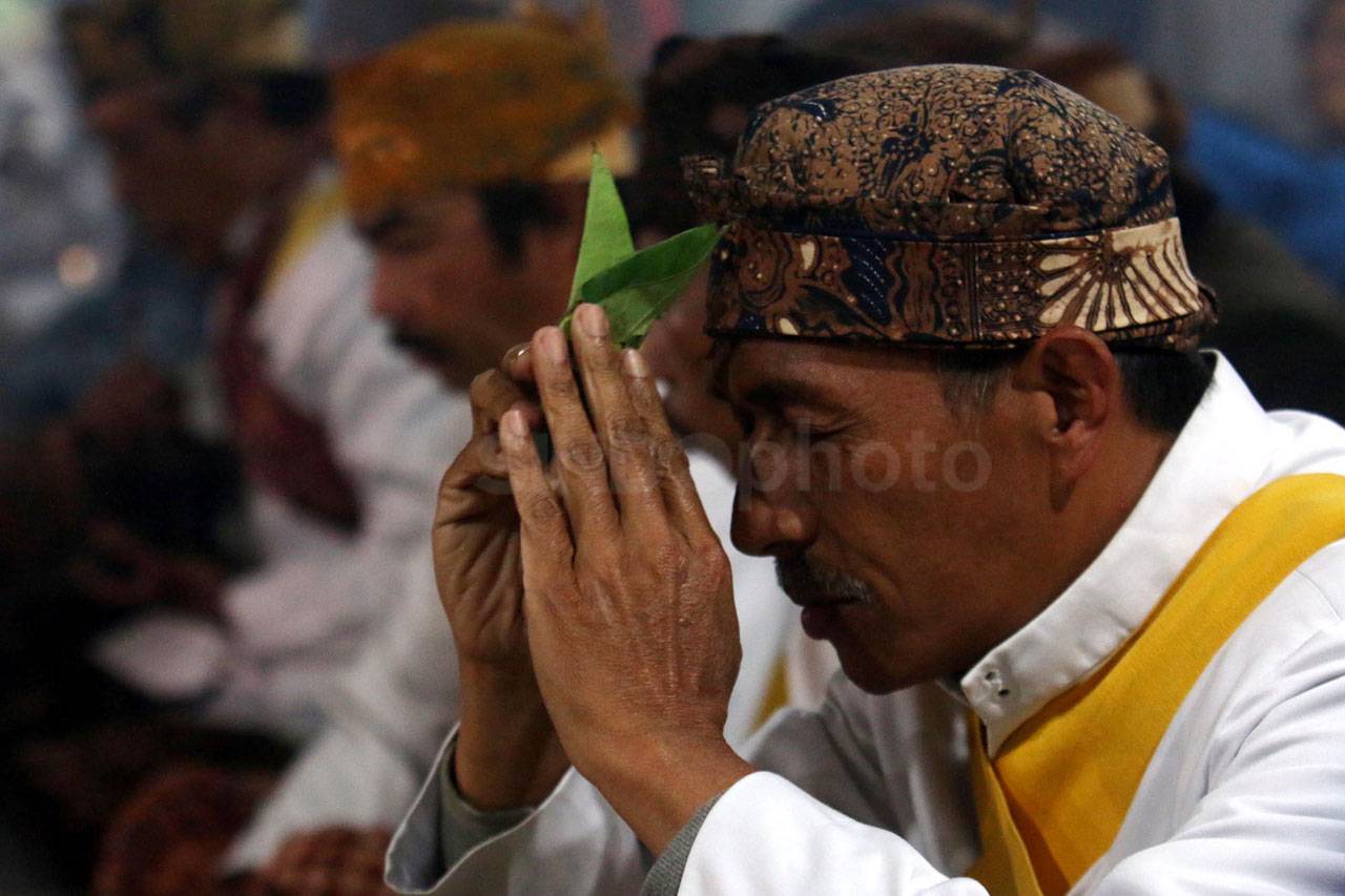 Ribuan Wisatawan Saksikan...