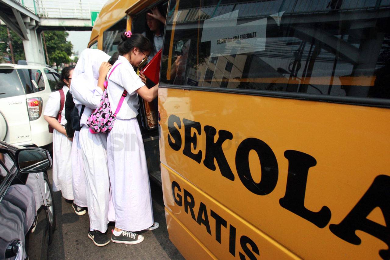 Hari Pertama Sekolah,...