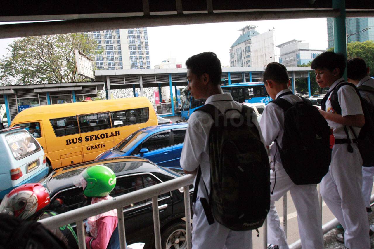 Hari Pertama Sekolah,...