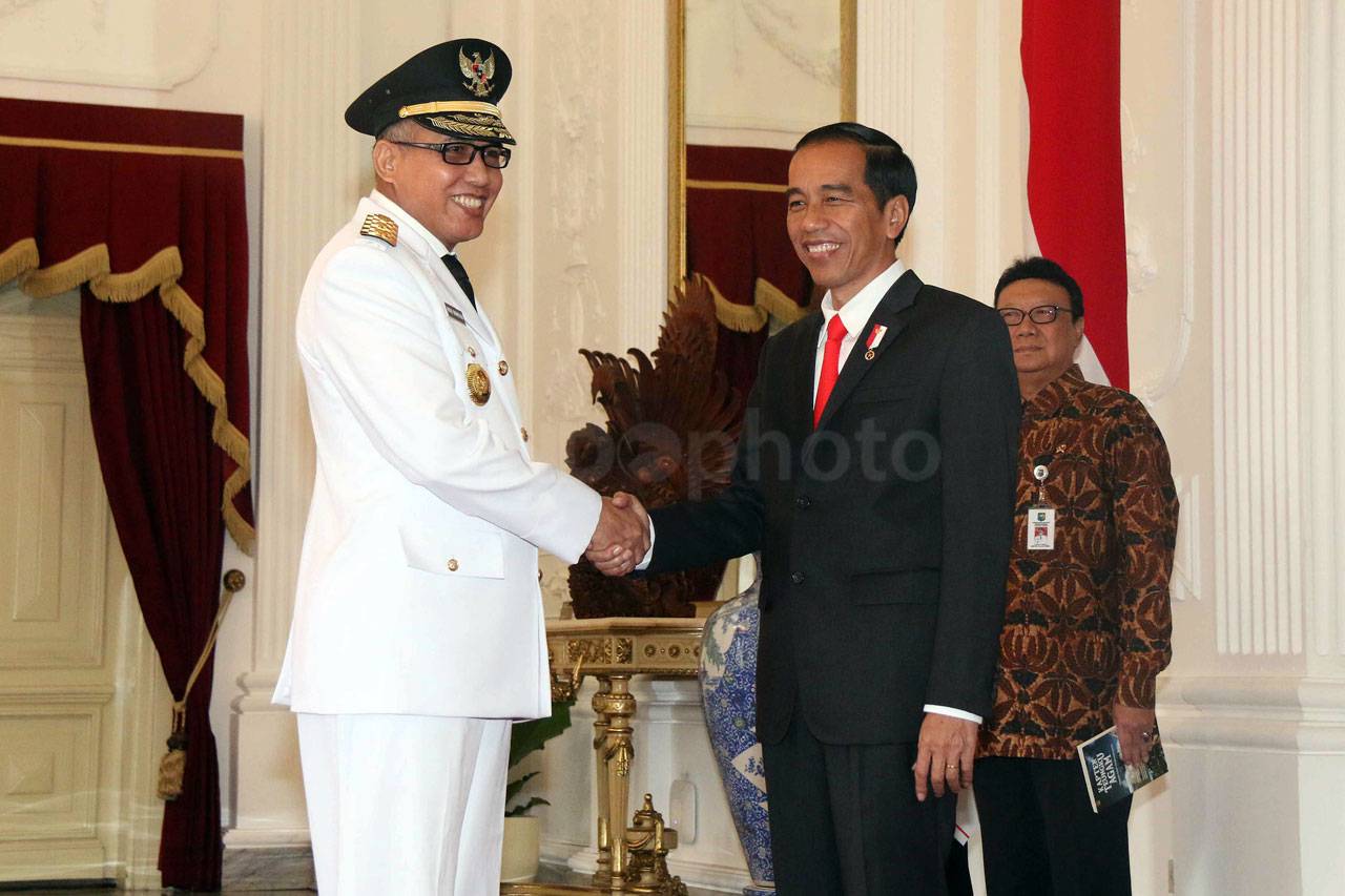 Presiden Jokowi Bertemu...