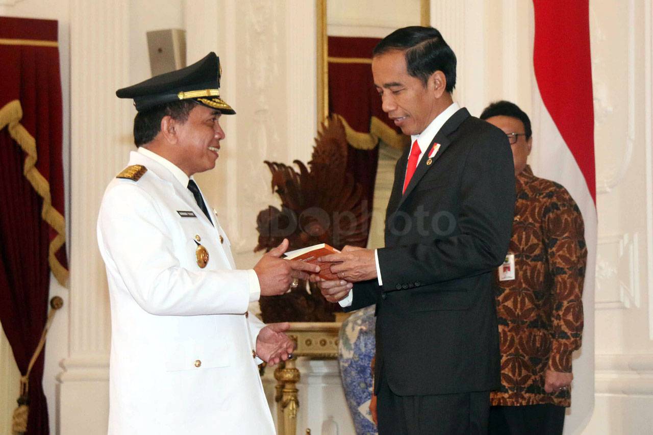 Presiden Jokowi Bertemu...