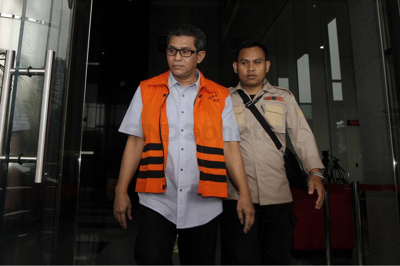 KPK Lanjutkan Pemeriksaan...