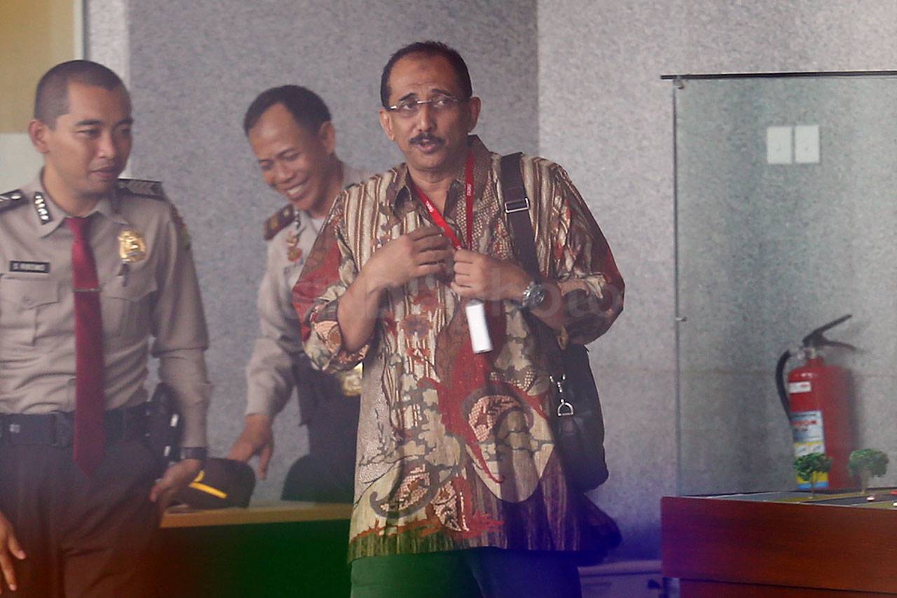 KPK Periksa Mantan Anggota...