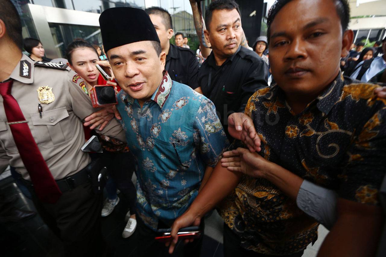 Ade Komarudin Penuhi...