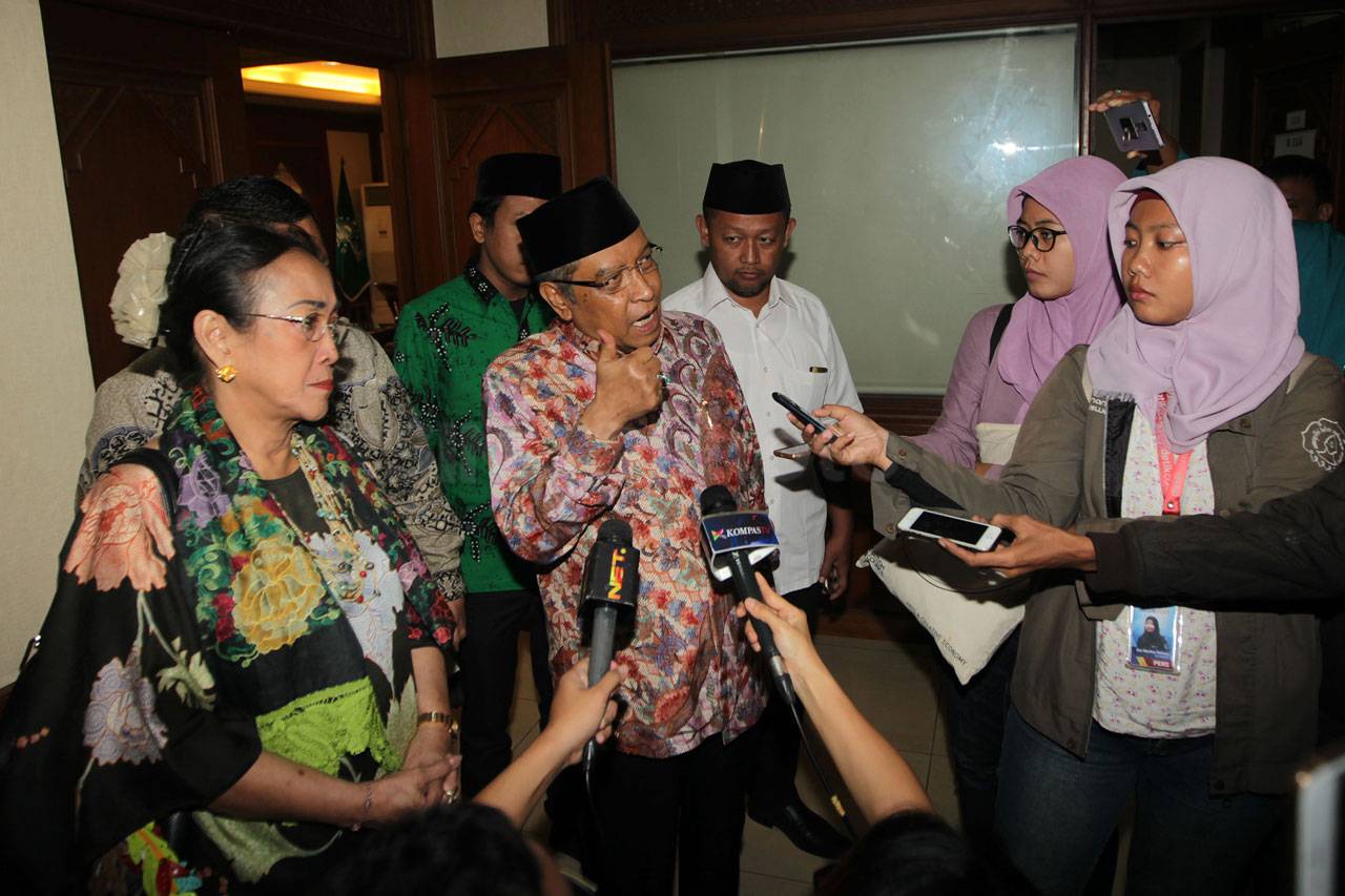 Bahas Perppu Ormas,...