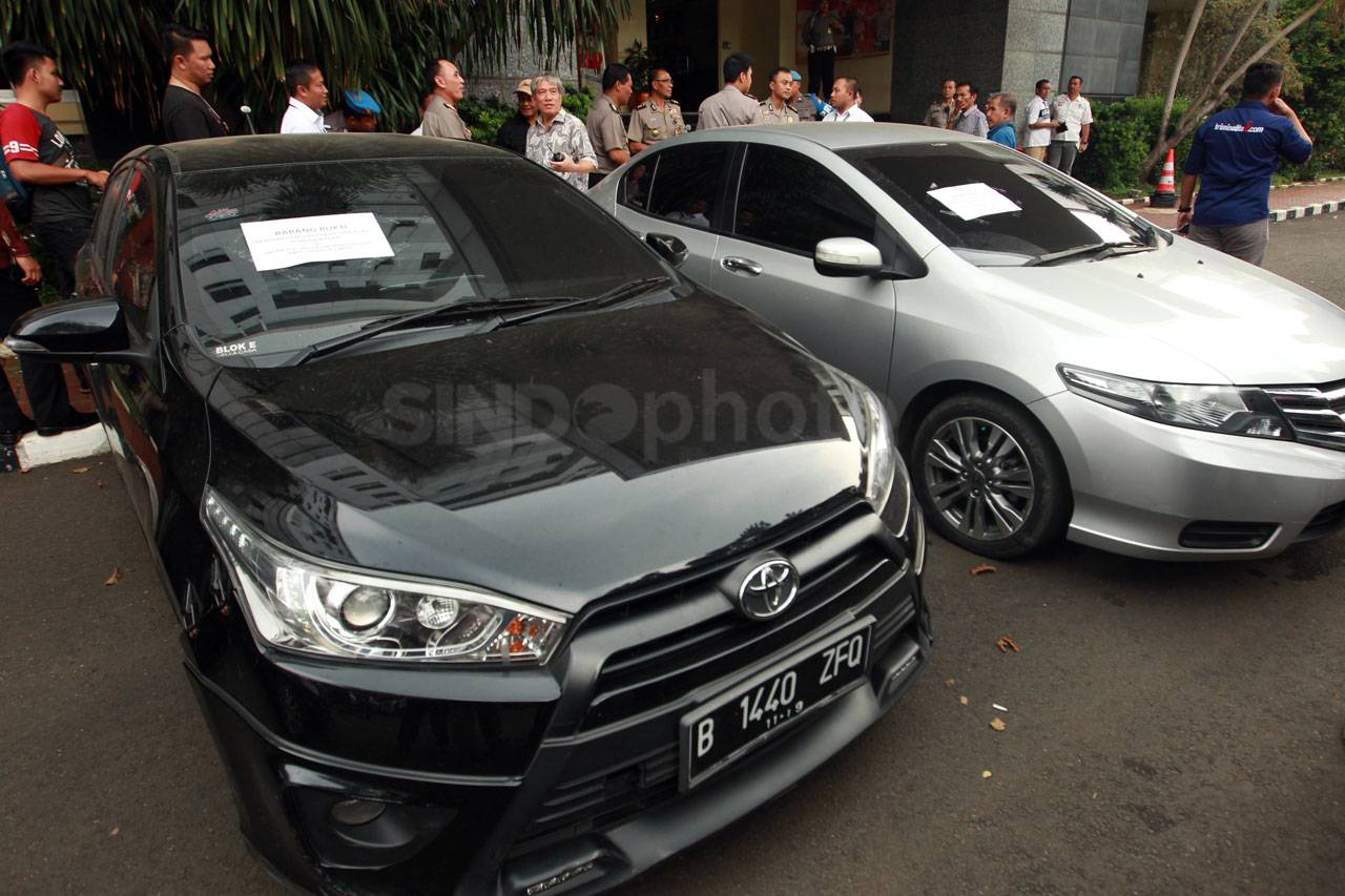 Polisi Masih Buru Dua...