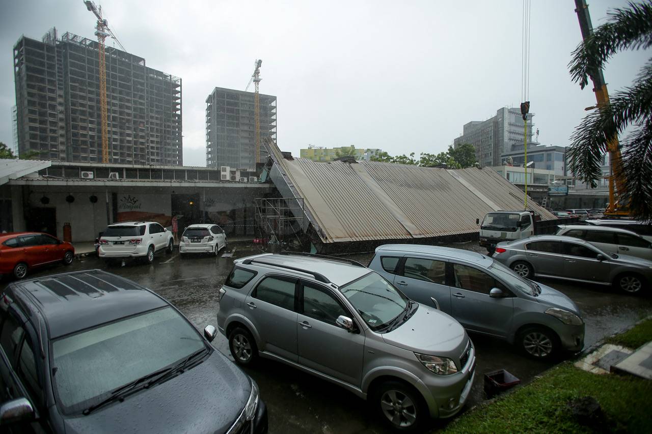 Atap Pelabuhan Batam...