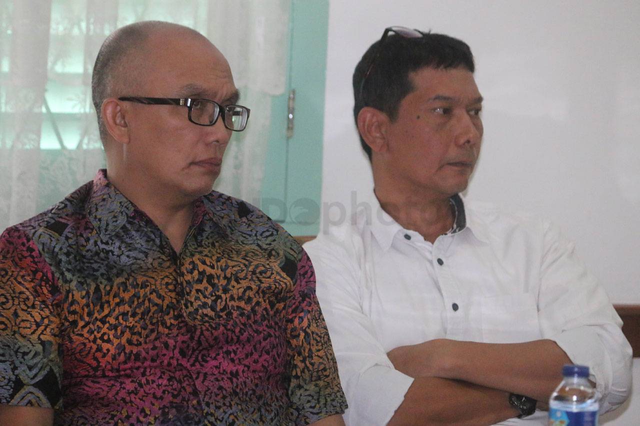 Membangun Kelembagaan...