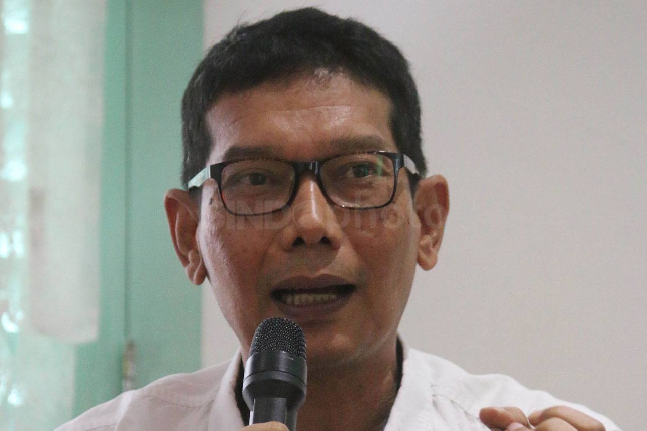 Membangun Kelembagaan...