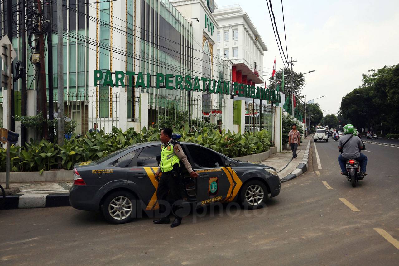 Humphrey Djemat Datangi...