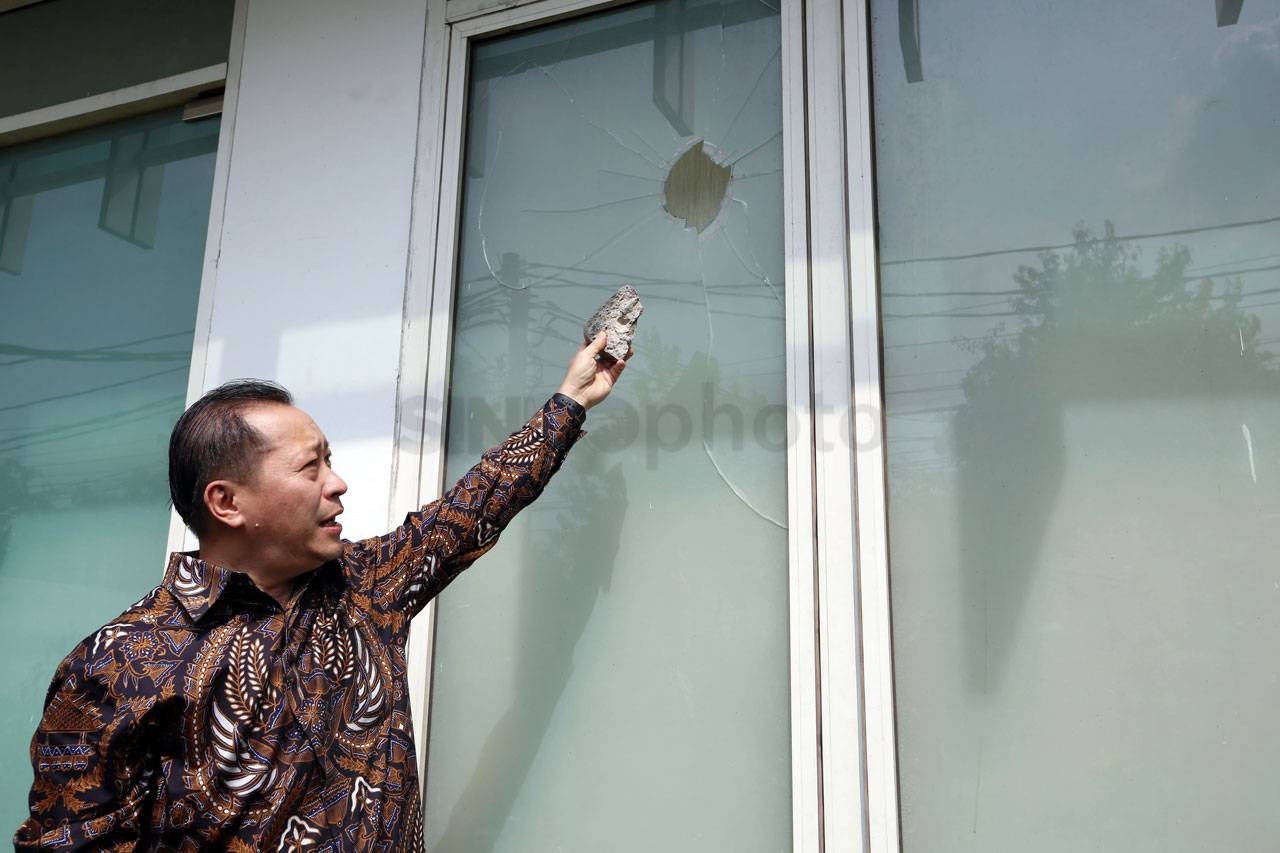 Humphrey Djemat Datangi...