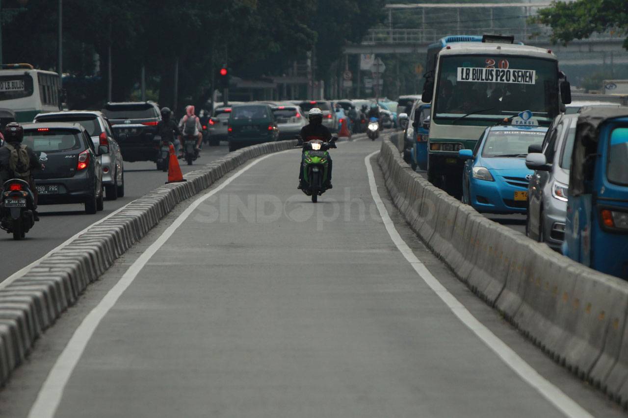 Polisi Tilang Penerobos...