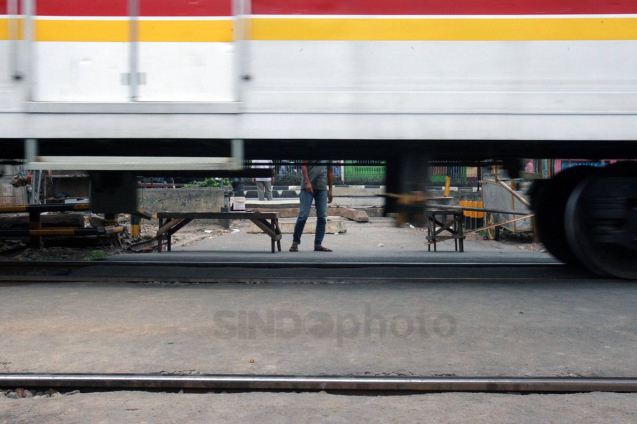 Perlintasan Kereta Api...