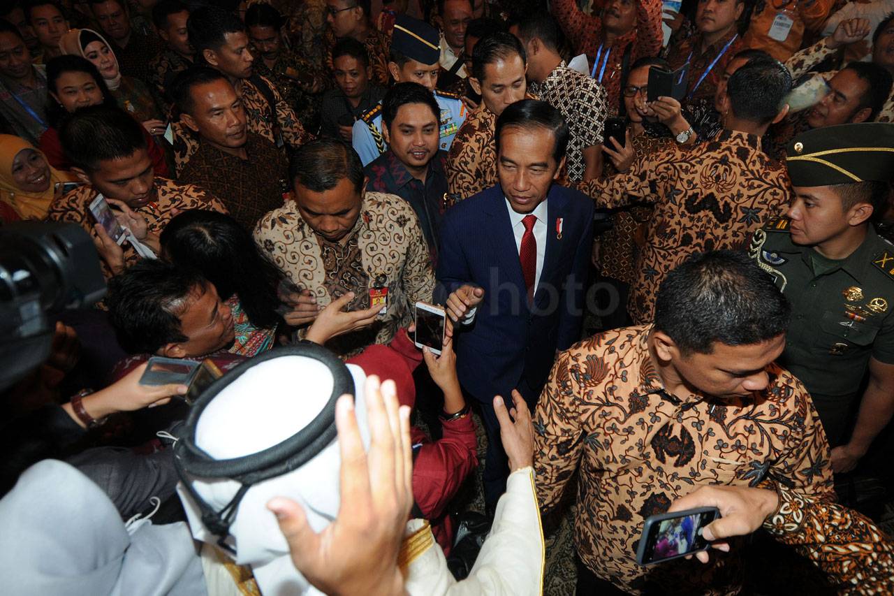 Presiden Jokowi Buka...