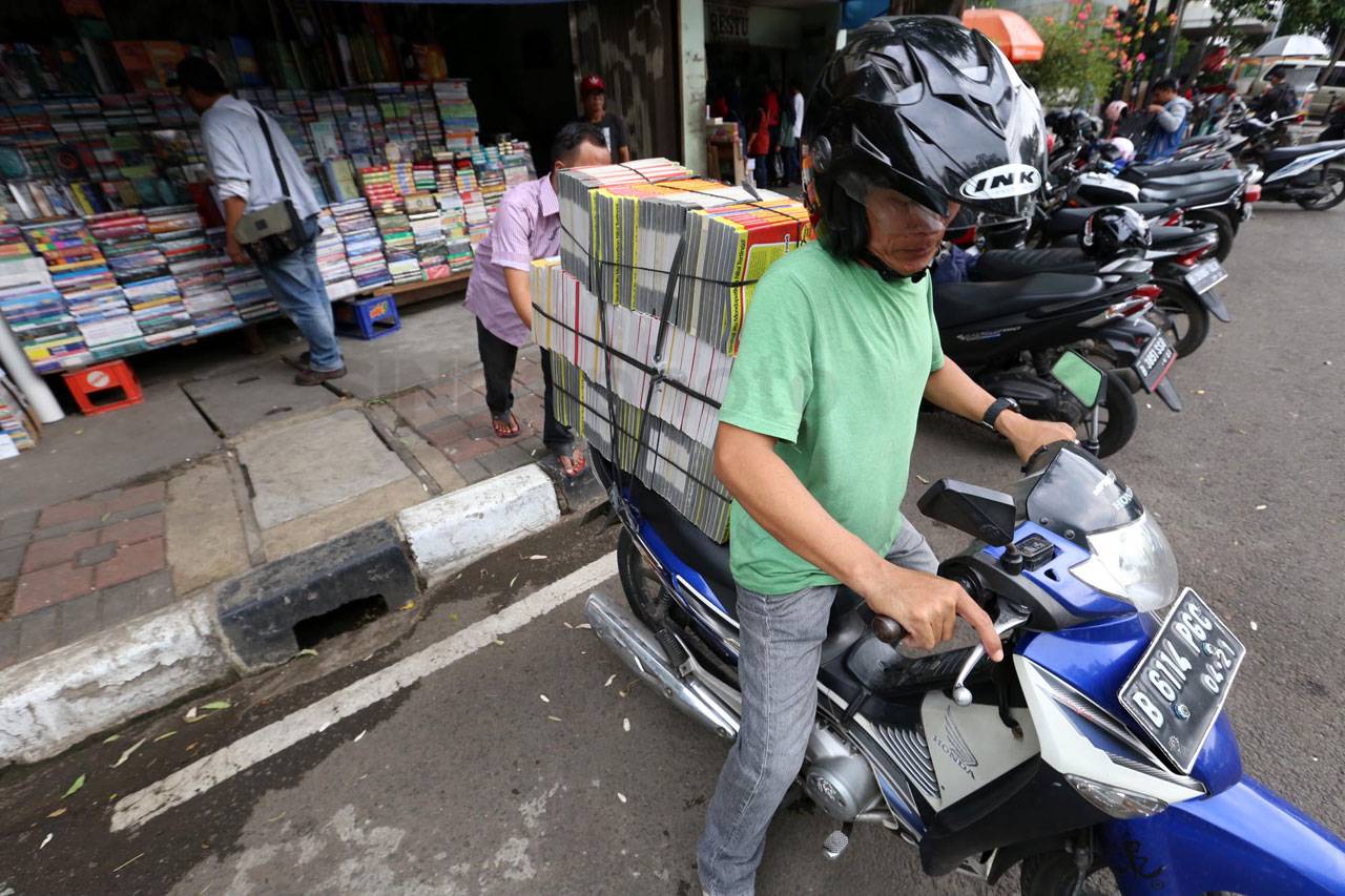 Angka Penjualan Buku...
