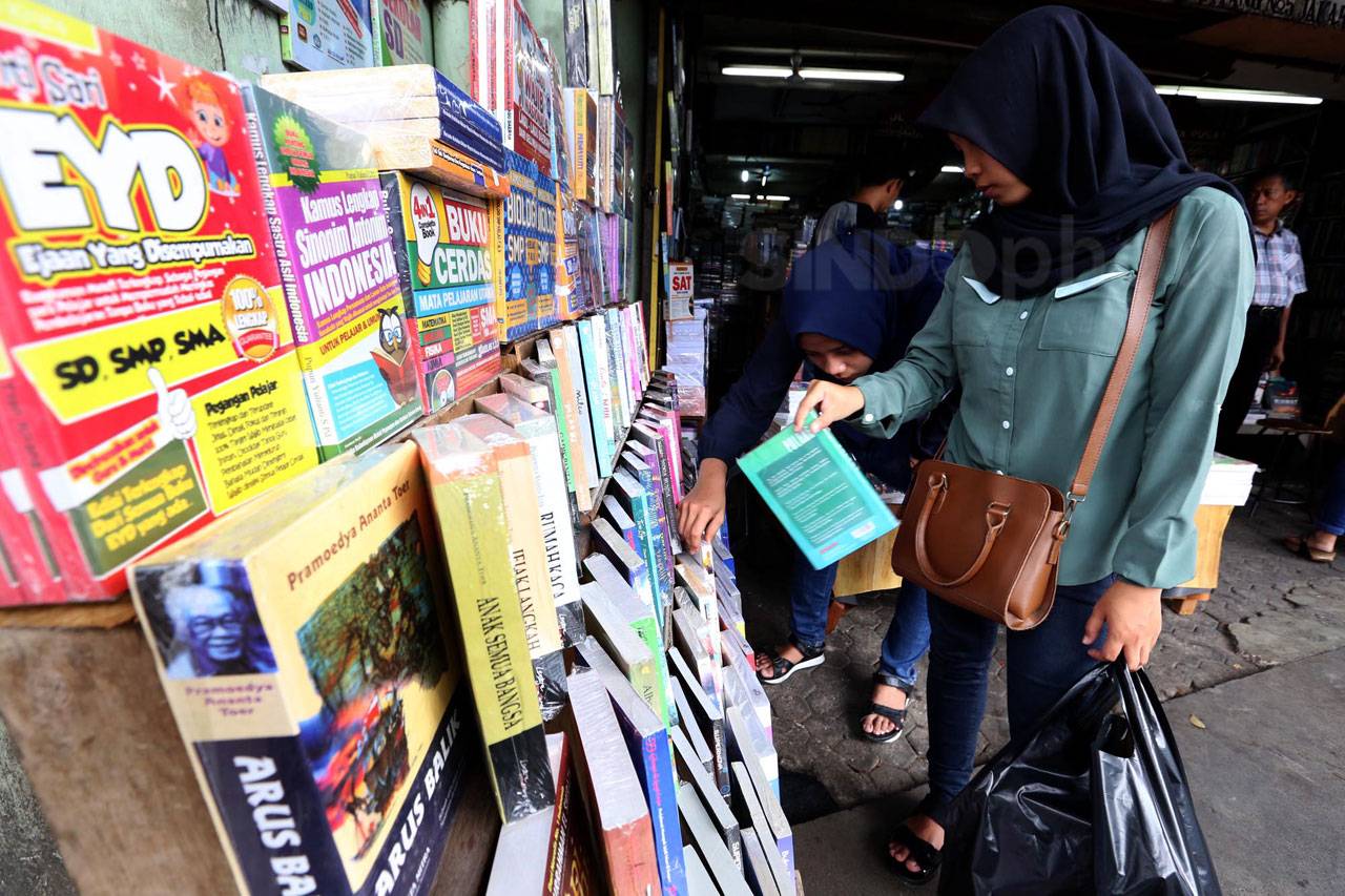 Angka Penjualan Buku...